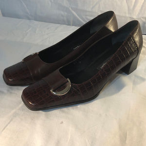 Etienne Aigner block heels